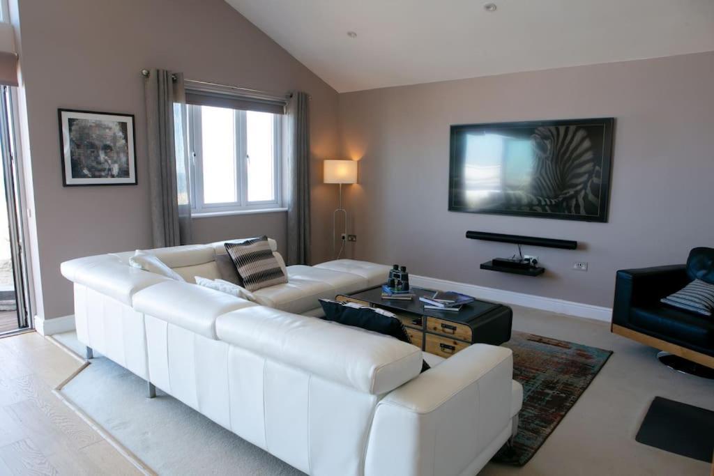 פאגהם Wow I'M Living On The Beach. Luxury 4 Bed Sleeps 8 מראה חיצוני תמונה
